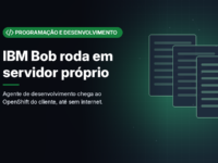 Ilustração gerada por computador (imagem ilustrativa, sem valor documental): em fundo escuro com brilho verde, três folhas de documento sobrepostas com linhas de texto estilizadas e um selo de confirmação. À esquerda, selo verde com símbolo de código e o texto 'Programação e Desenvolvimento', o título 'IBM Bob roda em servidor próprio' e a frase 'Agente de desenvolvimento chega ao OpenShift do cliente, até sem internet.'